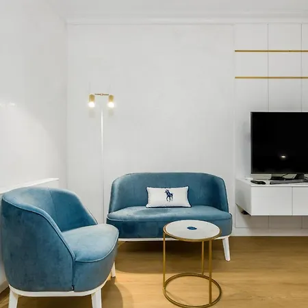 Apartment Luxurious Studio Old Town By Renters *